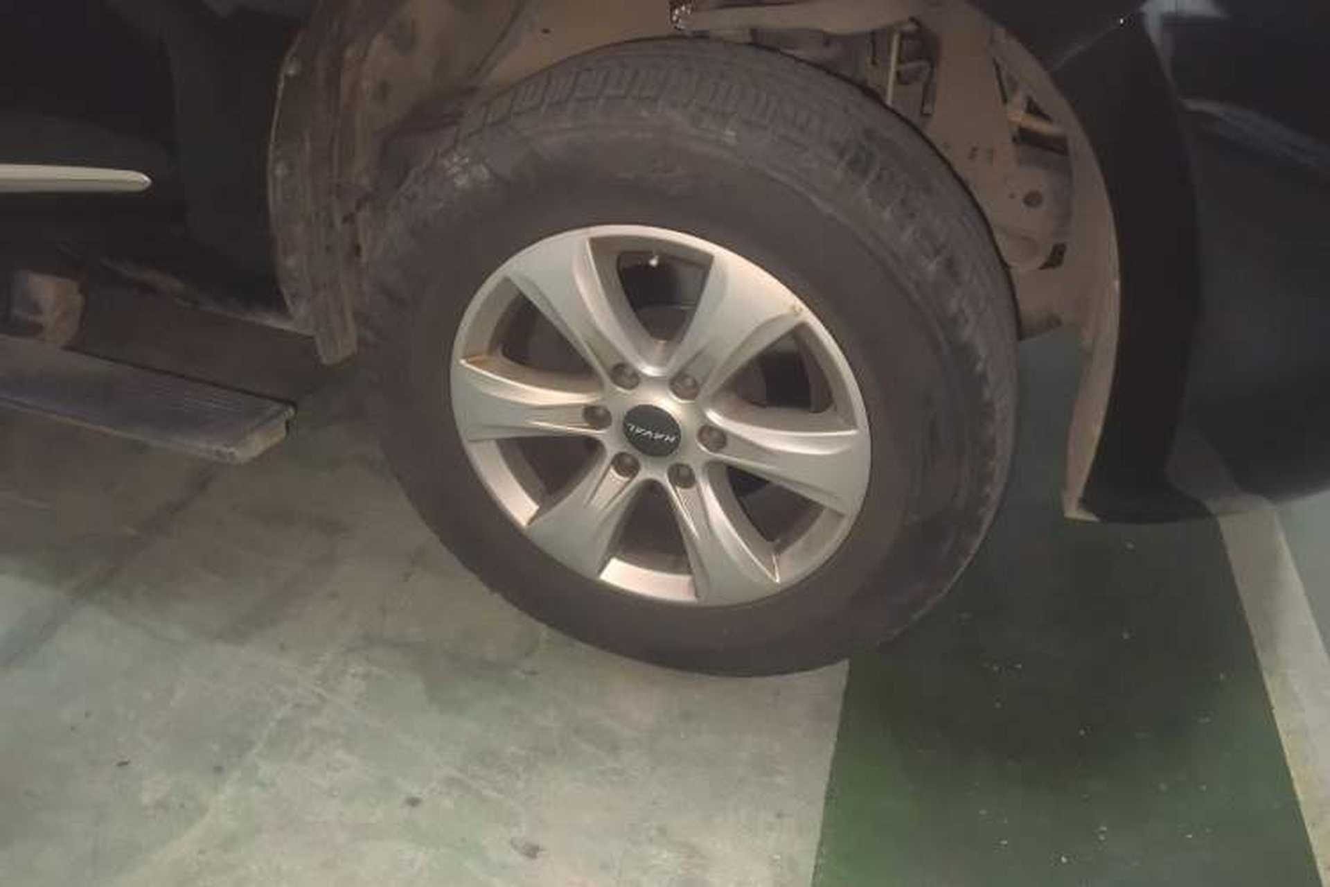 Used Haval H9 2020 2.0T Gasoline 4x4 Luxury 7-Seater Right Front Wheel Hub