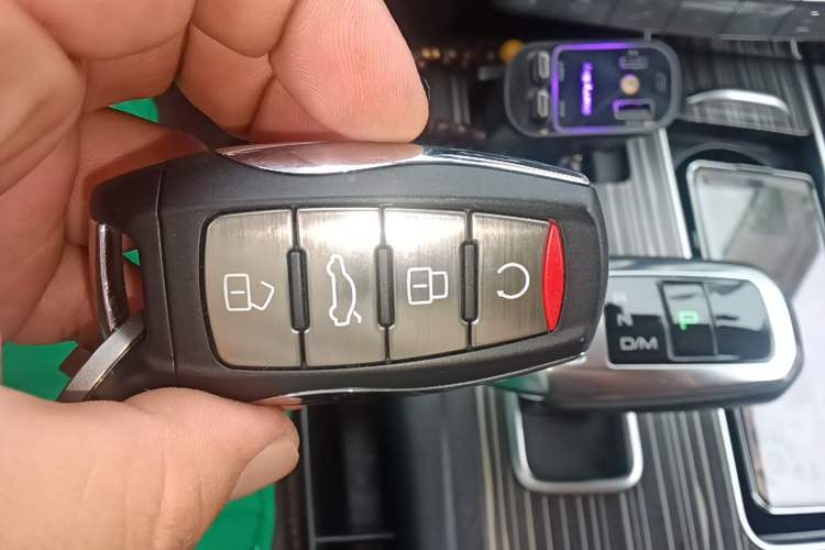 Used Haval H9 2020 2.0T Gasoline 4WD Premium Edition 5 Seats Vehicle Key