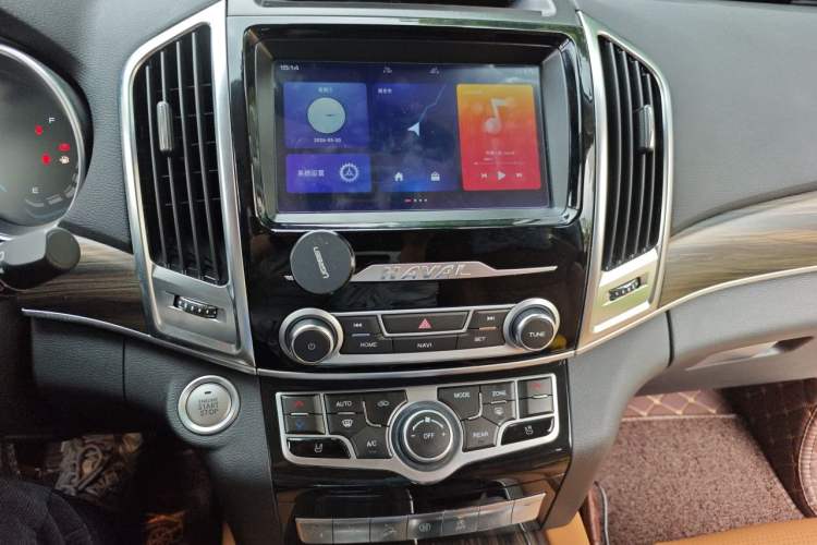 Used Haval H9 2020 2.0T Gasoline 4WD Premium Edition 5 Seats Audio And AC Panel