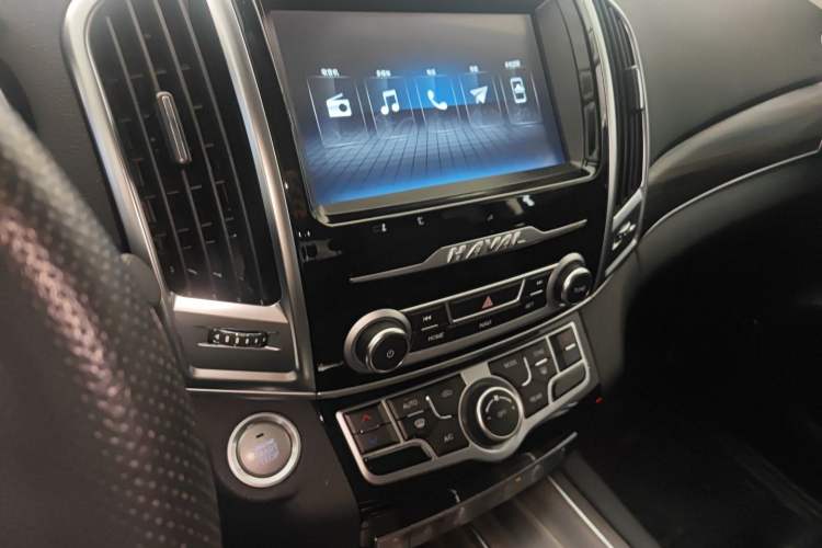 Used Haval H9 2020 2.0T Gasoline 4x4 Elite Version 5 Seats Audio And AC Panel