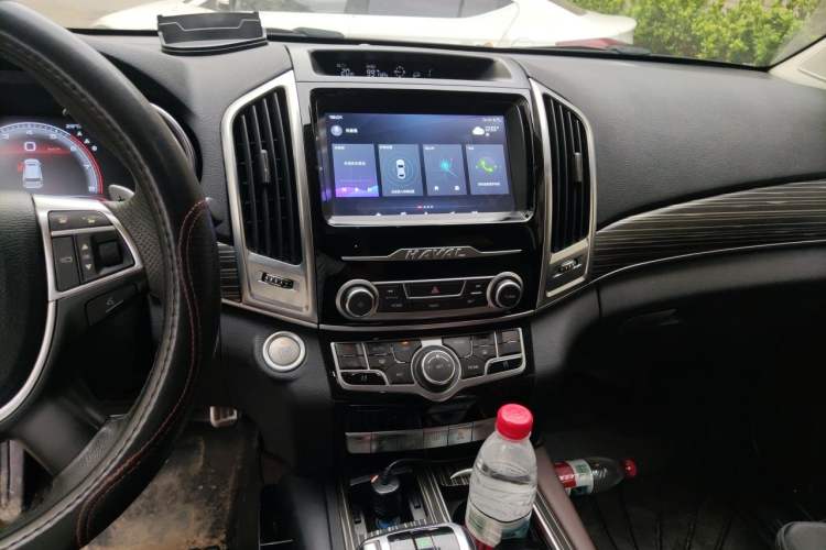 Used Haval H9 2020 2.0T Gasoline 4WD Premium Edition 5 Seats Audio And AC Panel