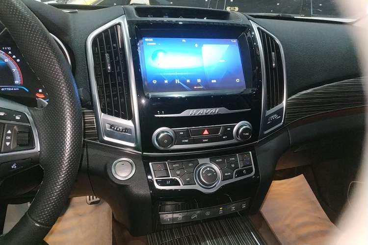Used Haval H9 2020 2.0T Gasoline 4WD Premium Edition 5 Seats Audio And AC Panel