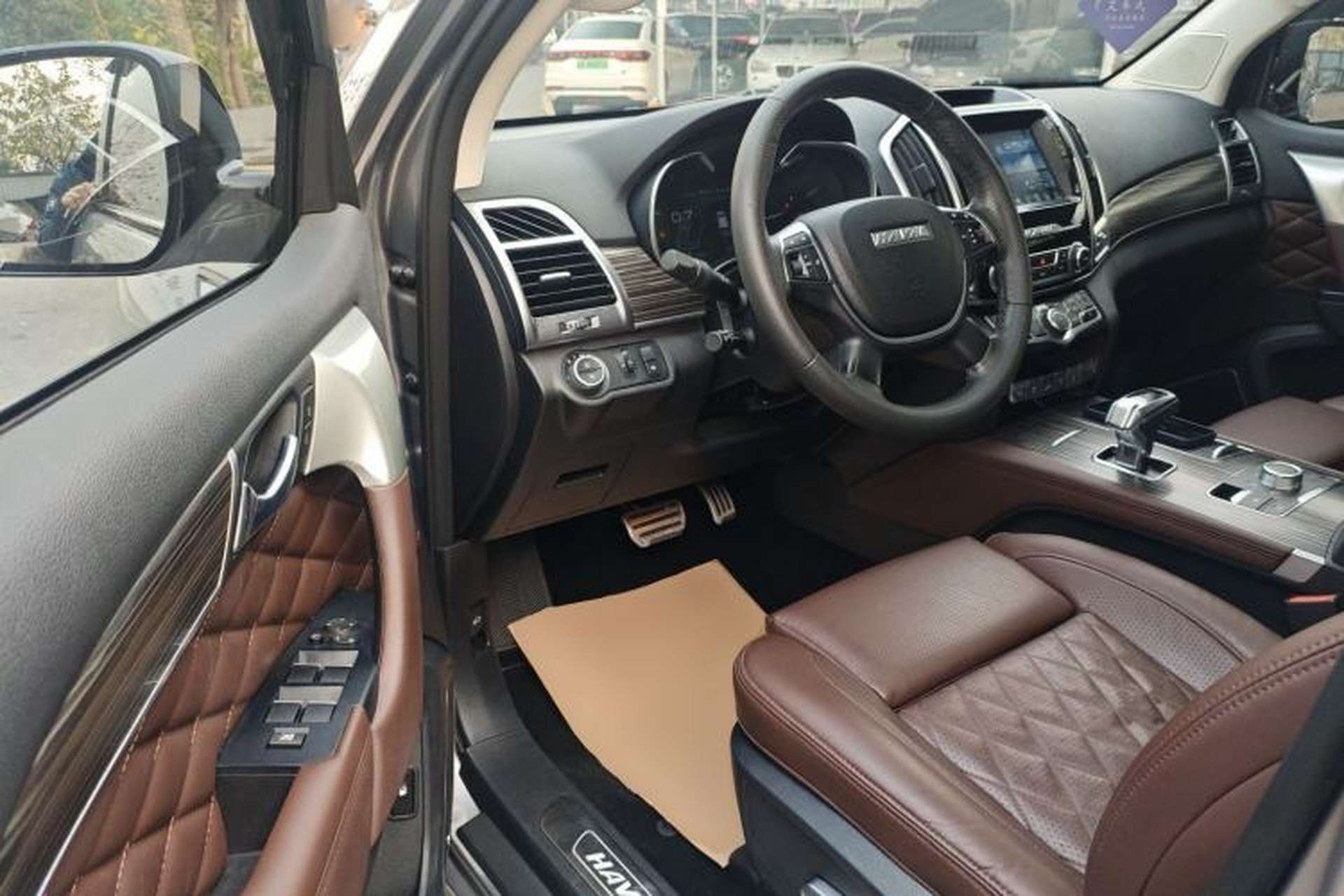 Used Haval H9 2020 2.0T Gasoline 4WD Premium Edition 5 Seats Interior 3