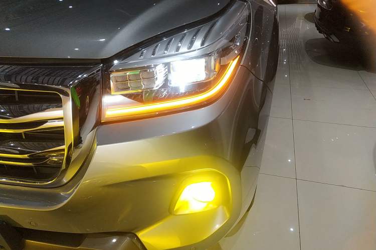 Used Haval H9 2020 2.0T Gasoline 4WD Premium Edition 5 Seats Left Front Headlight