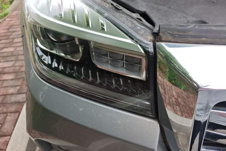 Used Haval H9 2020 2.0T Gasoline 4WD Premium Edition 5 Seats Right Front Headlight