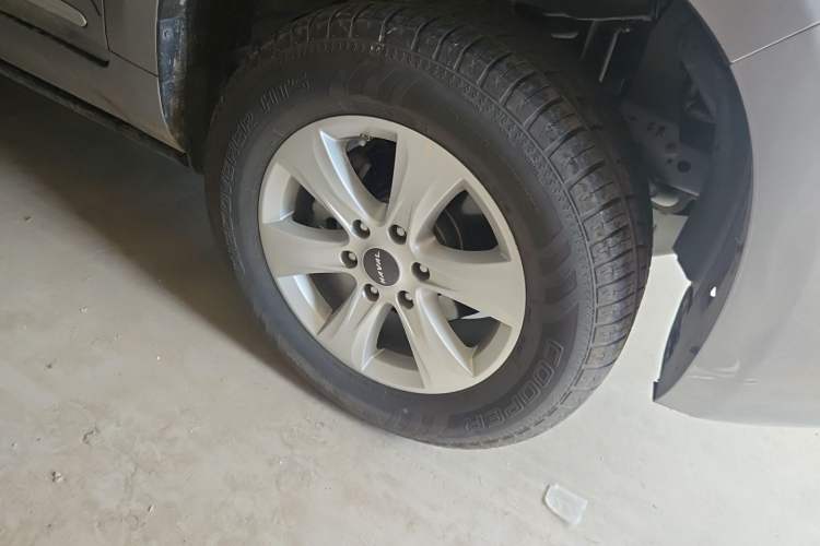 Used Haval H9 2020 2.0T Gasoline 4WD Premium Edition 5 Seats Right Front Wheel Hub