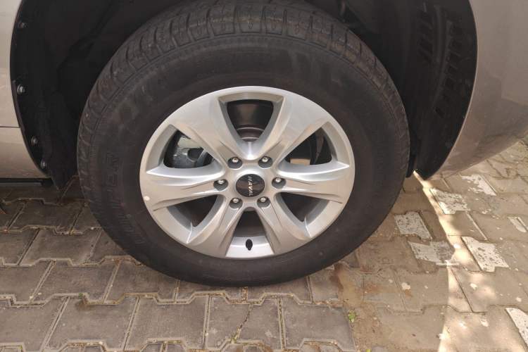 Used Haval H9 2020 2.0T Gasoline 4WD Premium Edition 5 Seats Right Front Wheel Hub