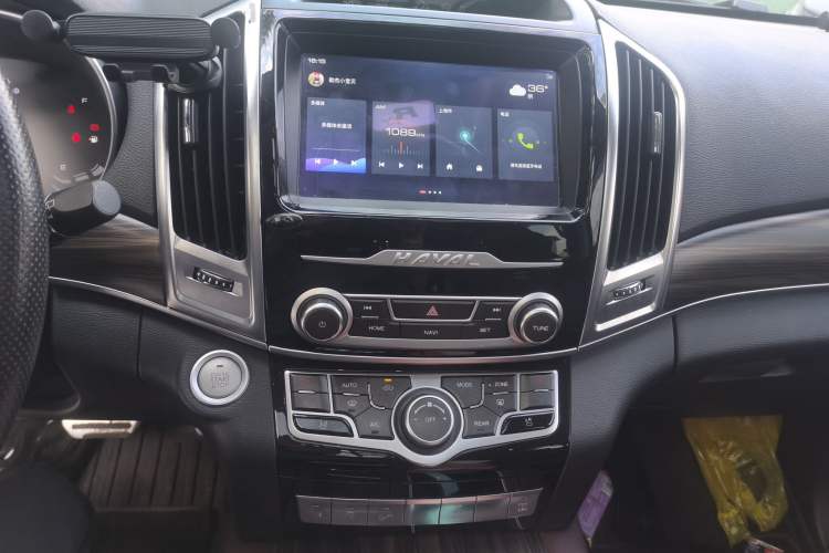 Used Haval H9 2020 2.0T Gasoline 4WD Premium Edition 5 Seats Audio And AC Panel