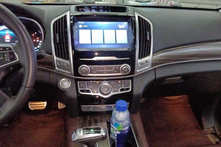 Used Haval H9 2020 2.0T Gasoline 4WD Smart Enjoyment Version 5 Seats Audio And AC Panel