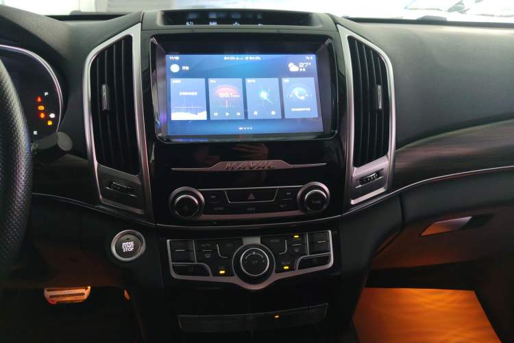 Used Haval H9 2020 2.0T Gasoline 4WD Premium Edition 5 Seats Audio And AC Panel