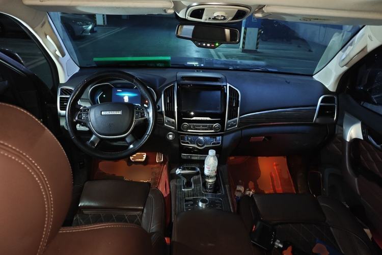 Used Haval H9 2020 2.0T Gasoline 4x4 Luxury 7-Seater Center Console
