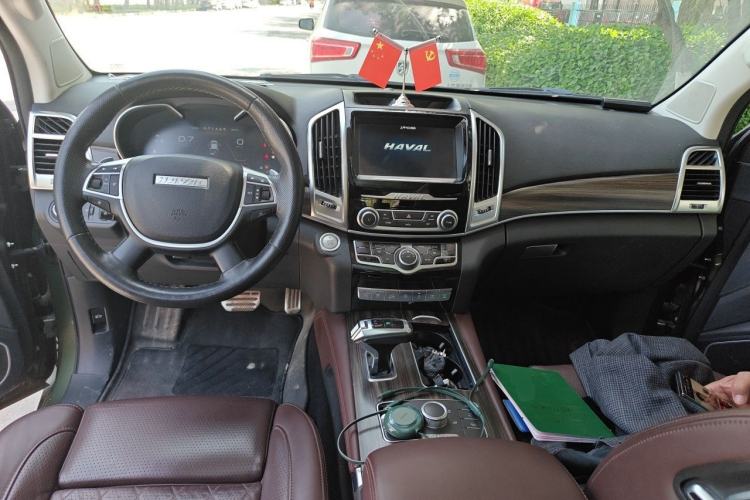 Used Haval H9 2020 2.0T Gasoline 4WD Premium Edition 5 Seats Center Console