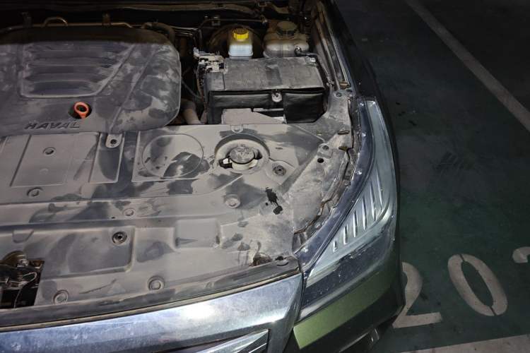 Used Haval H9 2020 2.0T Gasoline 4x4 Luxury 7-Seater Engine Bay Left
