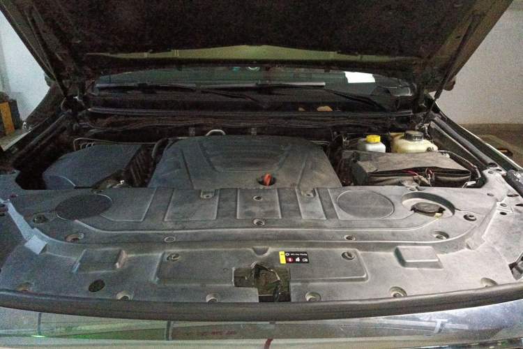 Used Haval H9 2020 2.0T Gasoline 4WD Premium Edition 5 Seats Engine Bay