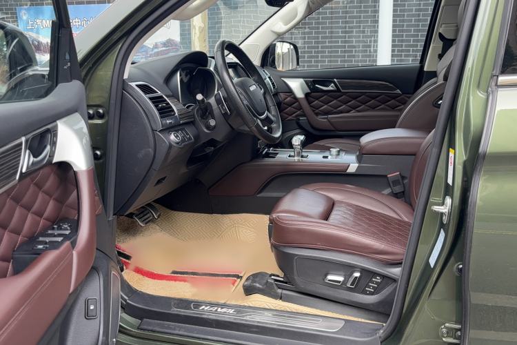 Used Haval H9 2020 2.0T Gasoline 4WD Premium Edition 5 Seats Interior 2