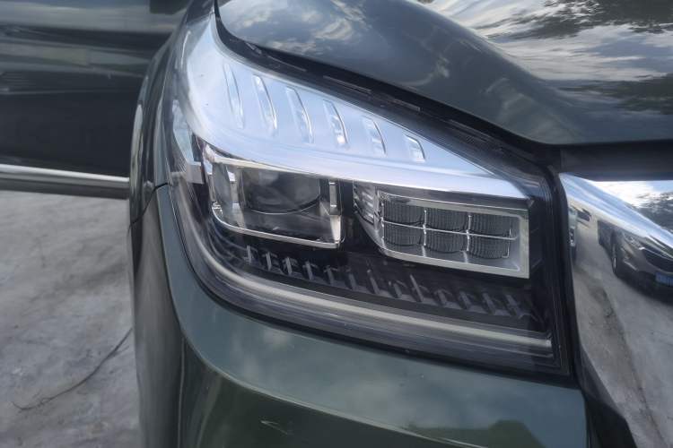 Used Haval H9 2020 2.0T Gasoline 4WD Premium Edition 5 Seats Right Front Headlight