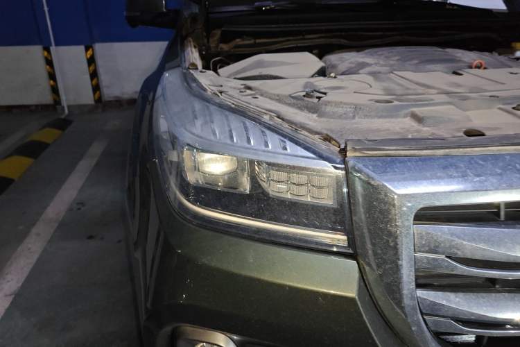 Used Haval H9 2020 2.0T Gasoline 4x4 Luxury 7-Seater Right Front Headlight