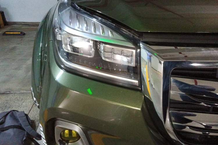 Used Haval H9 2020 2.0T Gasoline 4WD Premium Edition 5 Seats Right Front Headlight