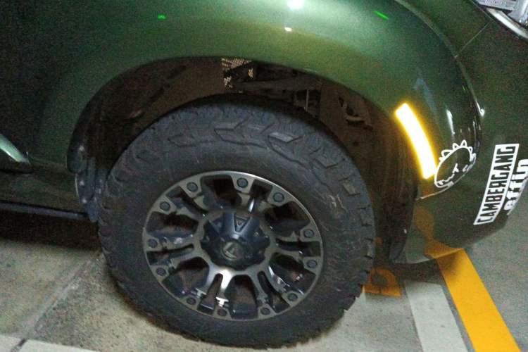 Used Haval H9 2020 2.0T Gasoline 4WD Premium Edition 5 Seats Right Front Wheel Hub