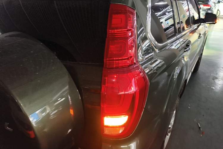 Used Haval H9 2020 2.0T Gasoline 4WD Premium Edition 5 Seats Right Rear Taillight