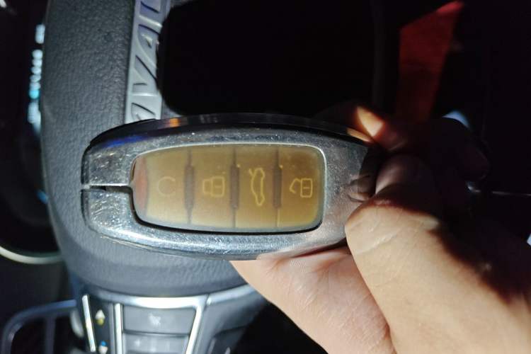 Used Haval H9 2020 2.0T Gasoline 4x4 Luxury 7-Seater Vehicle Key