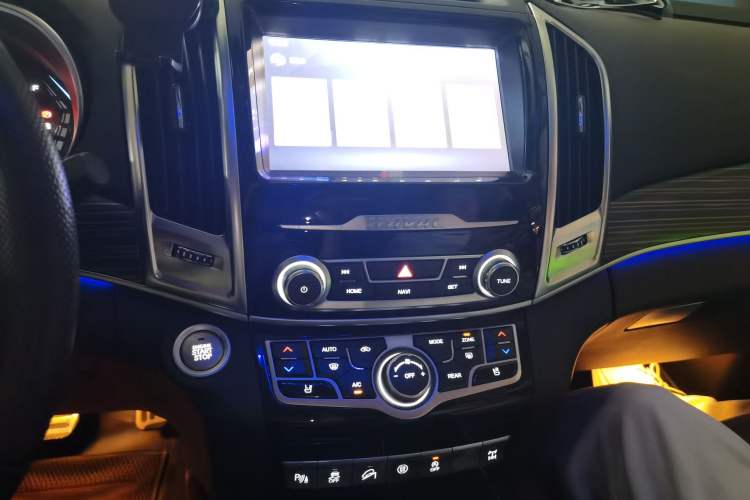 Used Haval H9 2020 2.0T Gasoline 4WD Premium Edition 5 Seats Audio And AC Panel