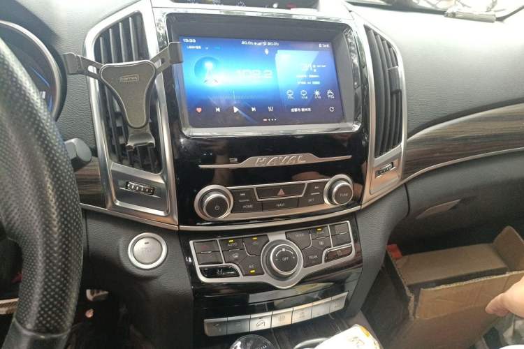 Used Haval H9 2020 2.0T Gasoline 4x4 Luxury 7-Seater Audio And AC Panel
