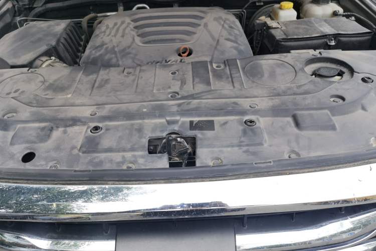 Used Haval H9 2020 2.0T Gasoline 4x4 Prestige 7-Seater Engine Bay