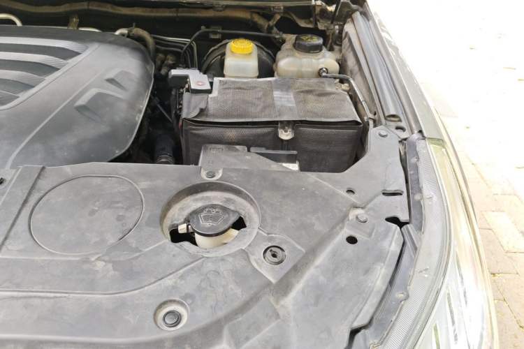 Used Haval H9 2020 2.0T Gasoline 4x4 Luxury 7-Seater Engine Bay Left