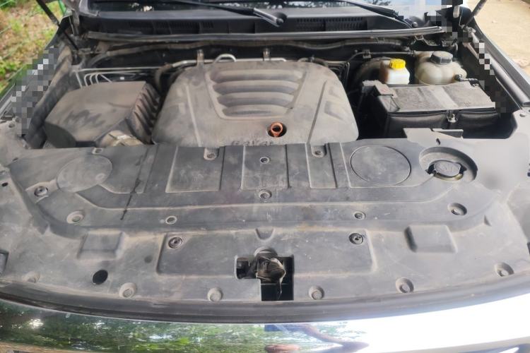 Used Haval H9 2020 2.0T Gasoline 4WD Premium Edition 5 Seats Engine Bay