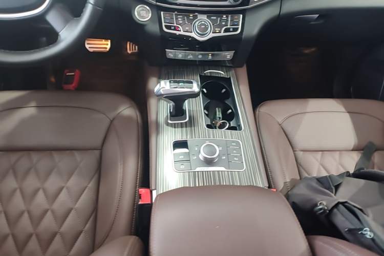 Used Haval H9 2020 2.0T Gasoline 4x4 Luxury 7-Seater Gear Lever