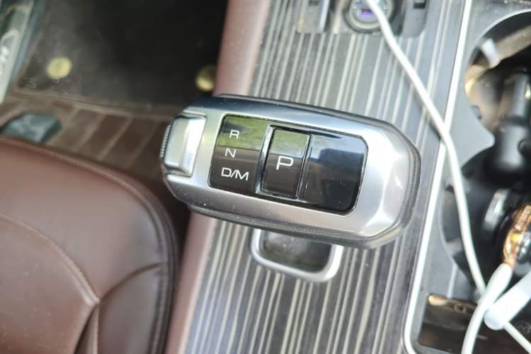 Used Haval H9 2020 2.0T Gasoline 4x4 Luxury 7-Seater Gear Lever