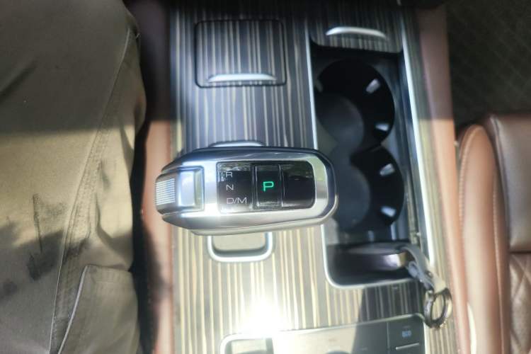 Used Haval H9 2020 2.0T Gasoline 4WD Premium Edition 5 Seats Gear Lever