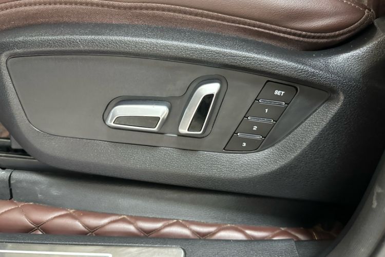 Used Haval H9 2020 2.0T Gasoline 4WD Premium Edition 5 Seats Interior 9