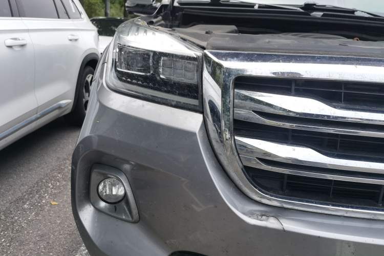 Used Haval H9 2020 2.0T Gasoline 4x4 Prestige 7-Seater Right Front Headlight