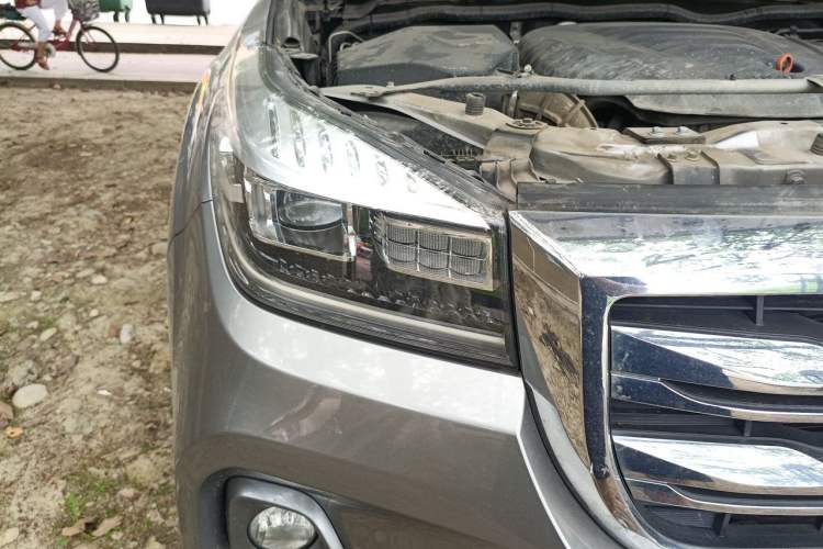 Used Haval H9 2020 2.0T Gasoline 4x4 Luxury 7-Seater Right Front Headlight