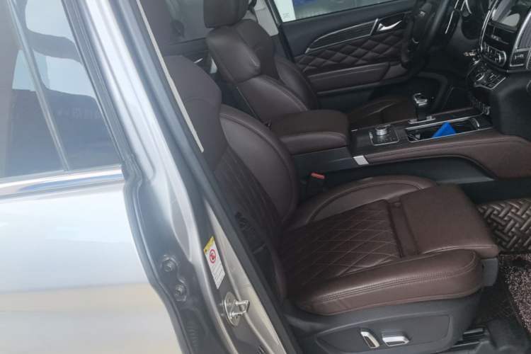 Used Haval H9 2020 2.0T Gasoline 4WD Premium Edition 5 Seats Right Front Seat