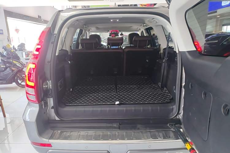 Used Haval H9 2020 2.0T Gasoline 4x4 Luxury 7-Seater Trunk