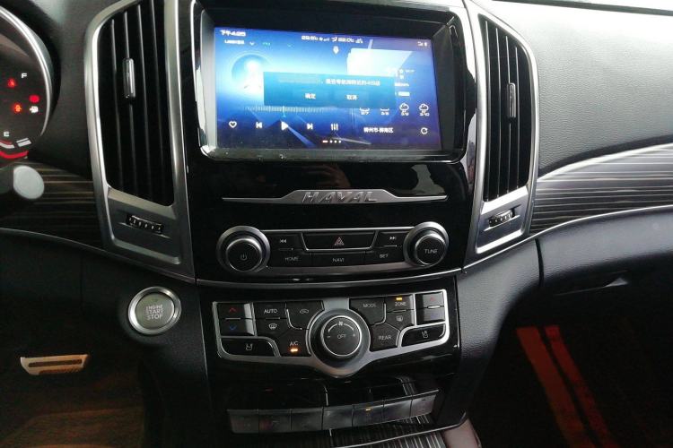 Used Haval H9 2020 2.0T Gasoline 4WD Premium Edition 5 Seats Audio And AC Panel