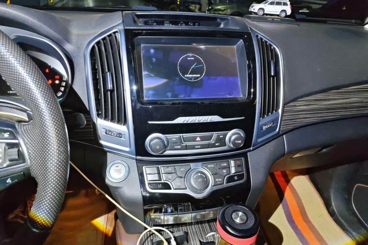 Used Haval H9 2020 2.0T Gasoline 4x4 Luxury 7-Seater Audio And AC Panel