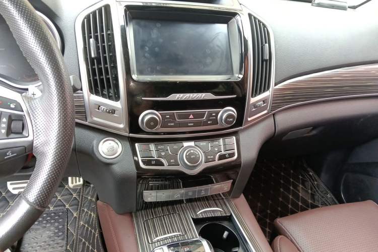 Used Haval H9 2020 2.0T Gasoline 4WD Premium Edition 5 Seats Audio And AC Panel