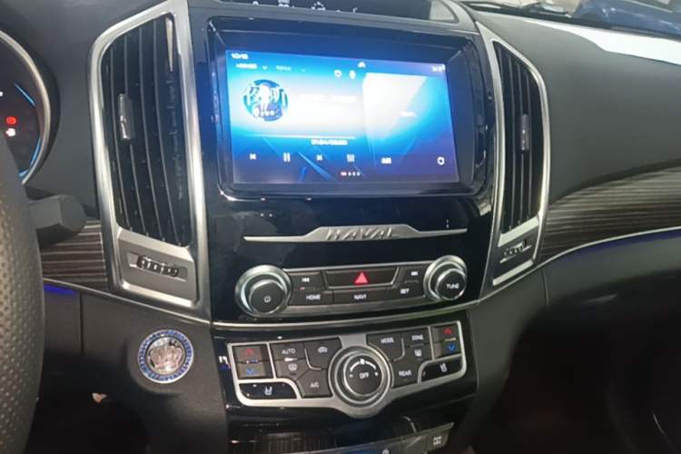 Used Haval H9 2020 2.0T Gasoline 4WD Premium Edition 5 Seats Audio And AC Panel