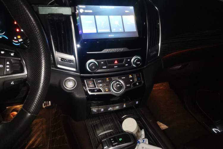 Used Haval H9 2020 2.0T Gasoline 4WD Premium Edition 5 Seats Audio And AC Panel