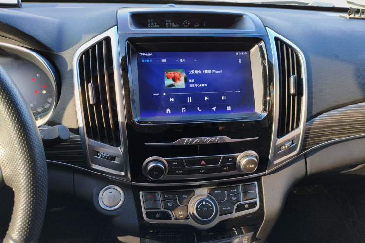 Used Haval H9 2020 2.0T Gasoline 4WD Premium Edition 5 Seats Audio And AC Panel