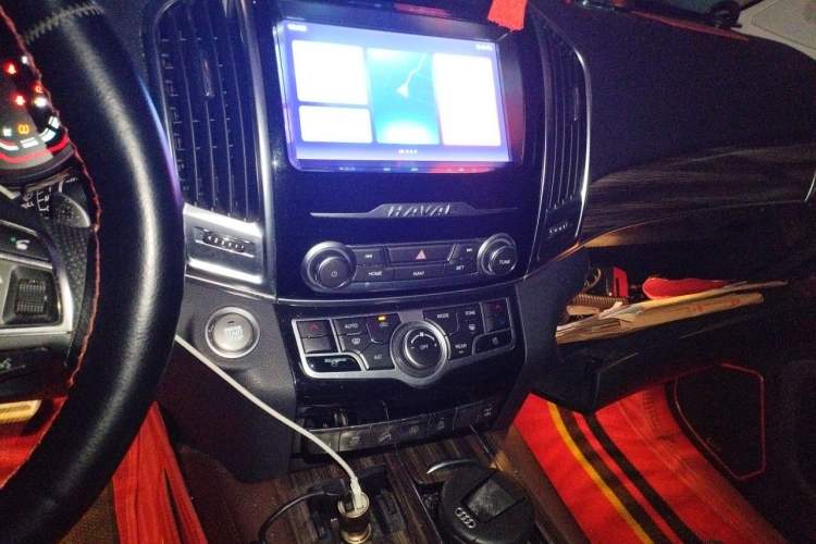 Used Haval H9 2020 2.0T Gasoline 4x4 Luxury 7-Seater Audio And AC Panel