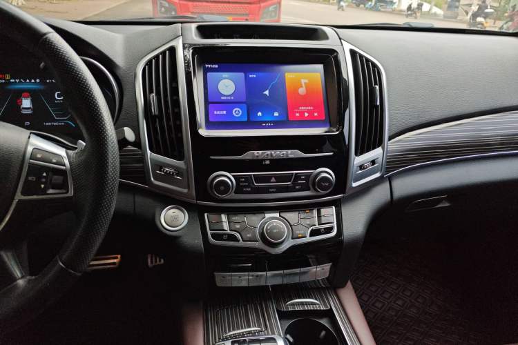 Used Haval H9 2020 2.0T Gasoline 4WD Premium Edition 5 Seats Audio And AC Panel