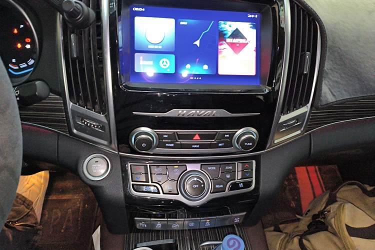 Used Haval H9 2020 2.0T Gasoline 4x4 Luxury 7-Seater Audio And AC Panel