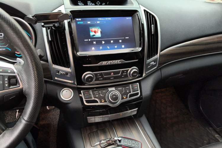 Used Haval H9 2020 2.0T Gasoline 4x4 Comfort Edition 7 Seats Audio And AC Panel