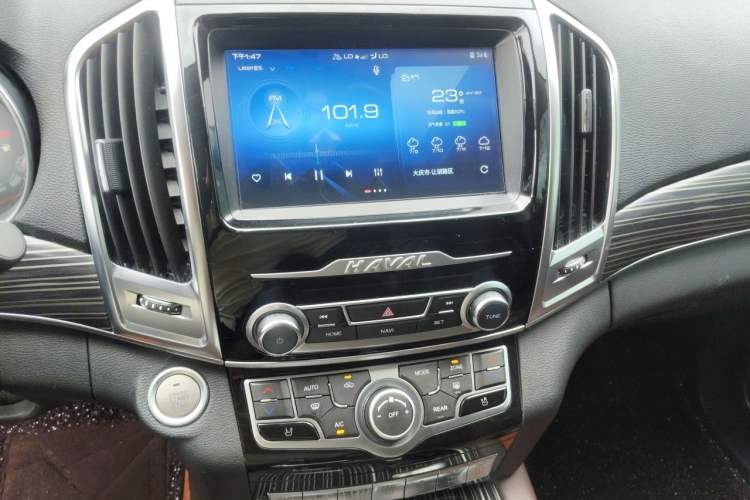 Used Haval H9 2020 2.0T Gasoline 4WD Premium Edition 5 Seats Audio And AC Panel