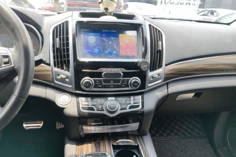Used Haval H9 2020 2.0T Gasoline 4x4 Elite Version 5 Seats Audio And AC Panel